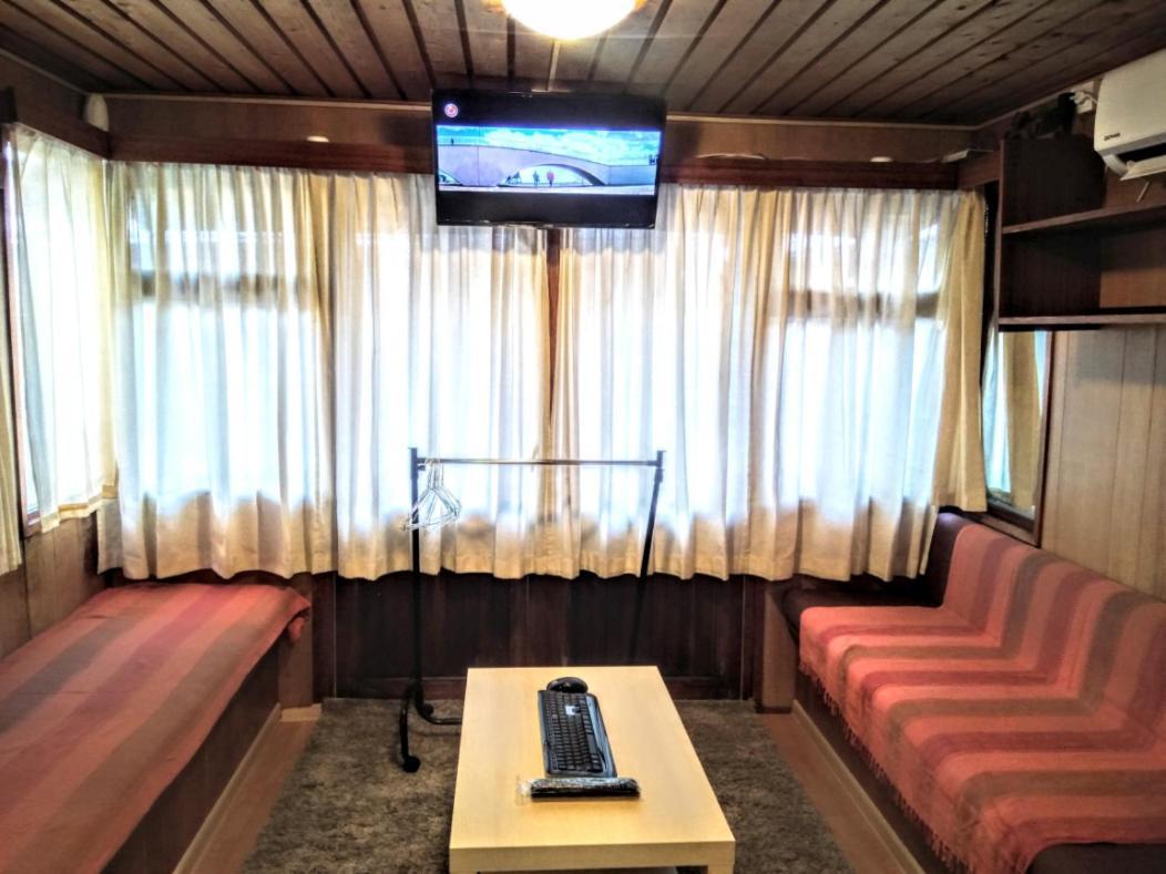 Two Rooms Rustic House - Self Check-In Bucarest Esterno foto
