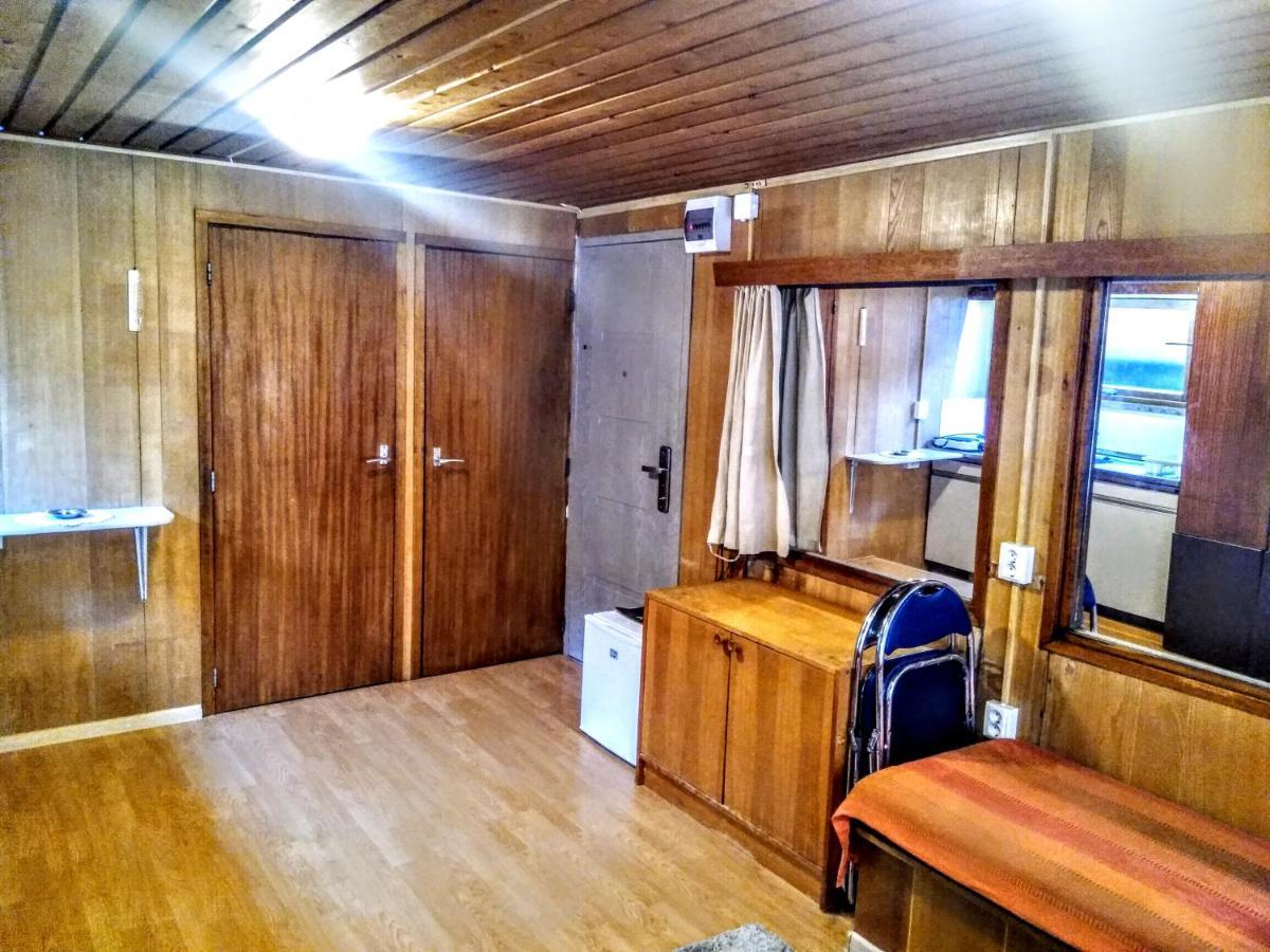 Two Rooms Rustic House - Self Check-In Bucarest Esterno foto