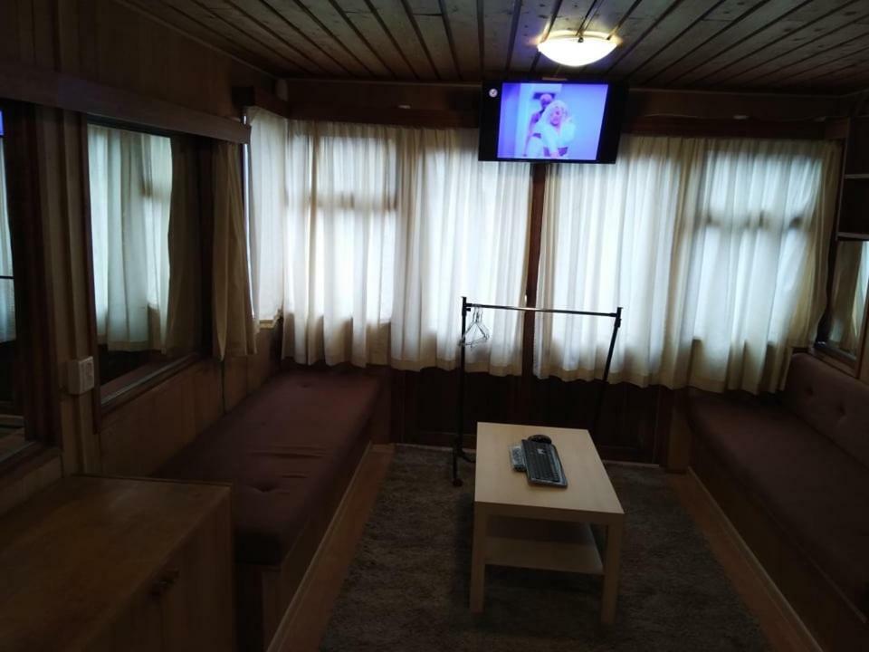 Two Rooms Rustic House - Self Check-In Bucarest Esterno foto