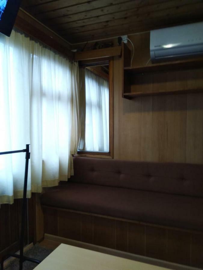 Two Rooms Rustic House - Self Check-In Bucarest Esterno foto