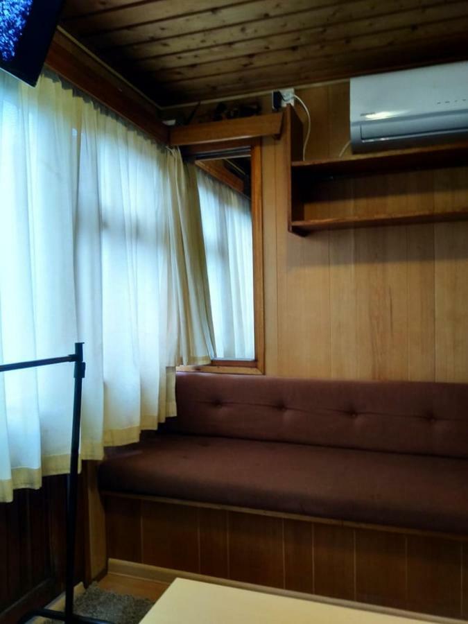 Two Rooms Rustic House - Self Check-In Bucarest Esterno foto