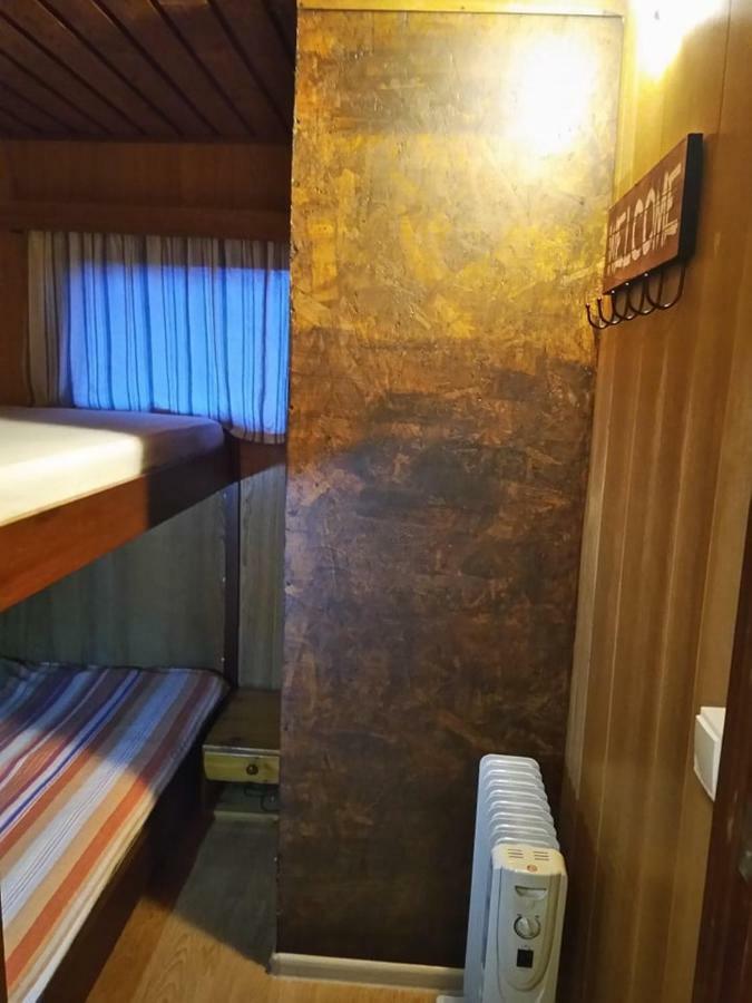 Two Rooms Rustic House - Self Check-In Bucarest Esterno foto